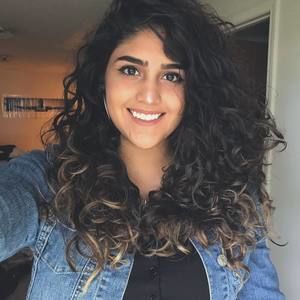 Meet your Posher, Julissa